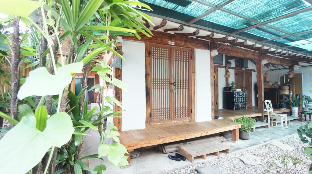 1928 Suimmaru Hanok Guesthouse Jeonju Buitenkant foto
