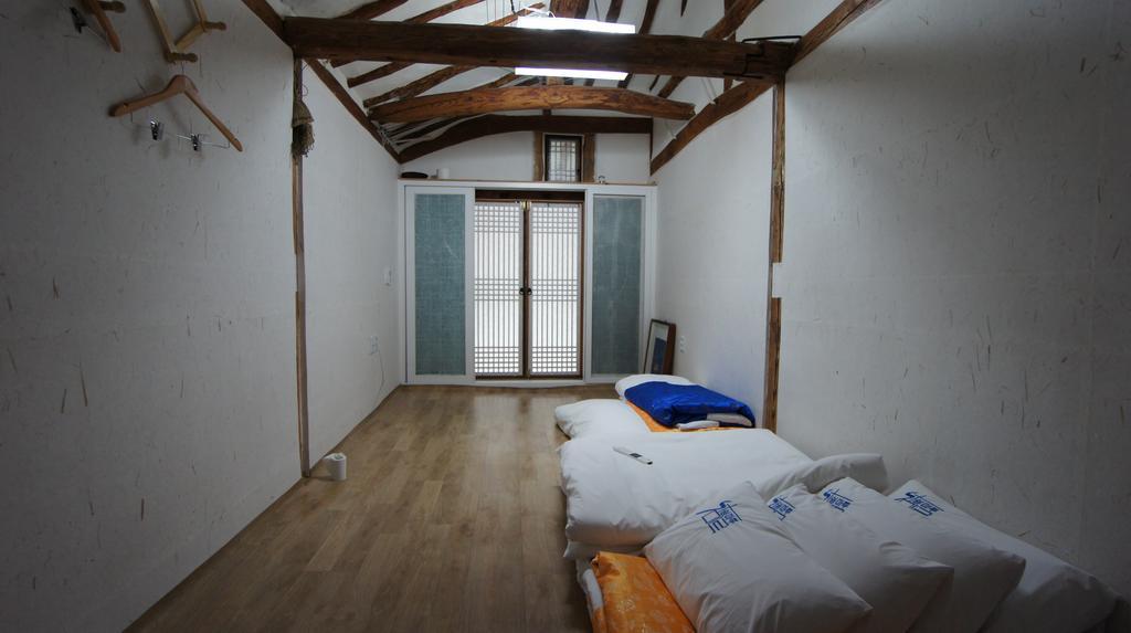 1928 Suimmaru Hanok Guesthouse Jeonju Kamer foto