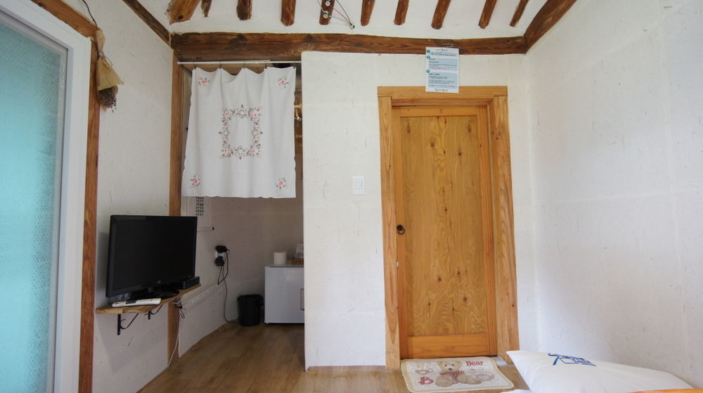 1928 Suimmaru Hanok Guesthouse Jeonju Buitenkant foto