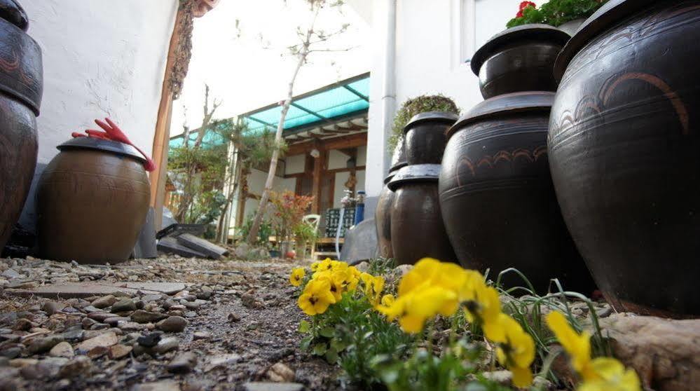 1928 Suimmaru Hanok Guesthouse Jeonju Buitenkant foto